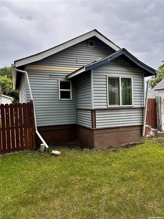 Photo de la propriété: 1306 B Avenue N SK S7L 1G5