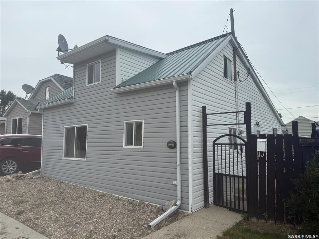 Property Photo: 233 Central Avenue SK S0G 3M0