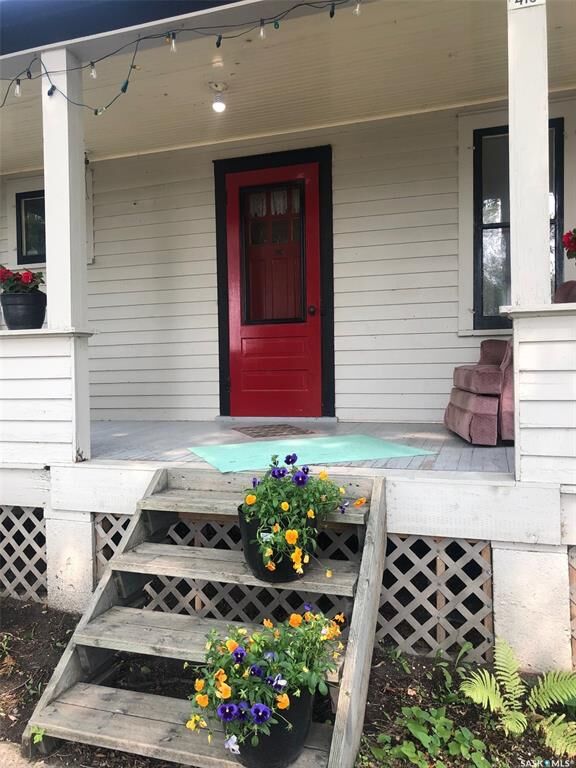 Property Photo:  413 Second Street  SK S0A 1S0 