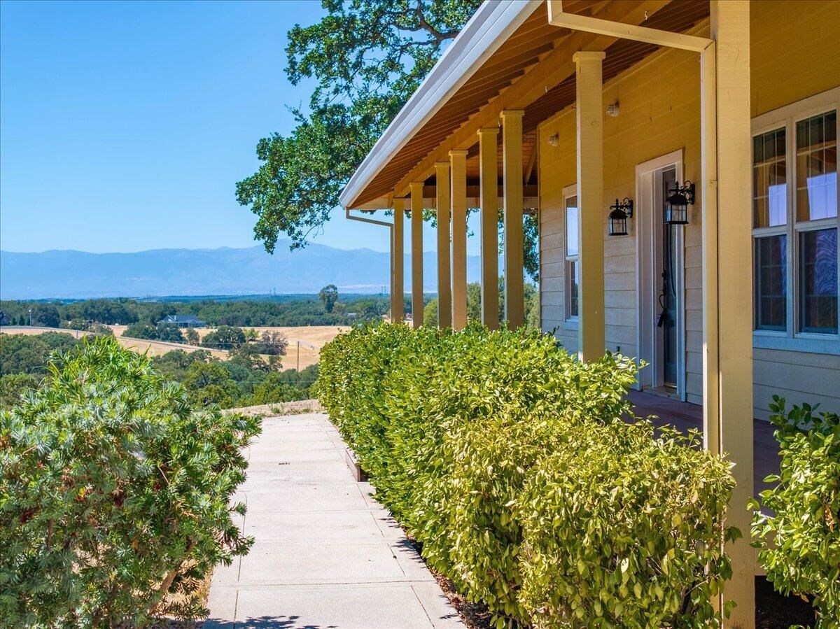 Property Photo:  17080 Hooker Creek Road  CA 96080 