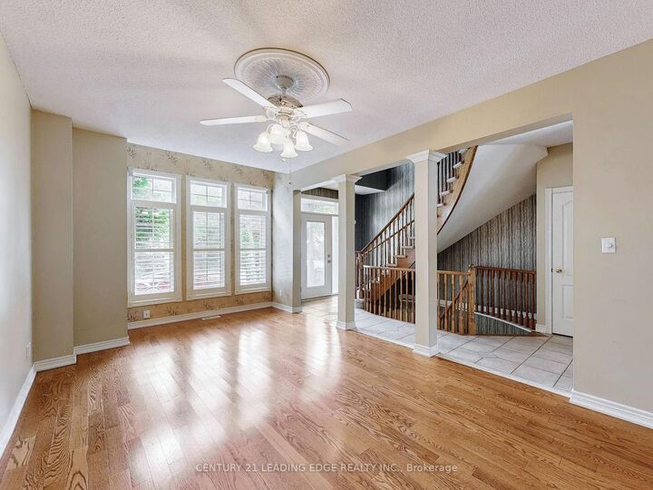 Photo de la propriété:  977 Lake Drive E  ON L0E 1L0 