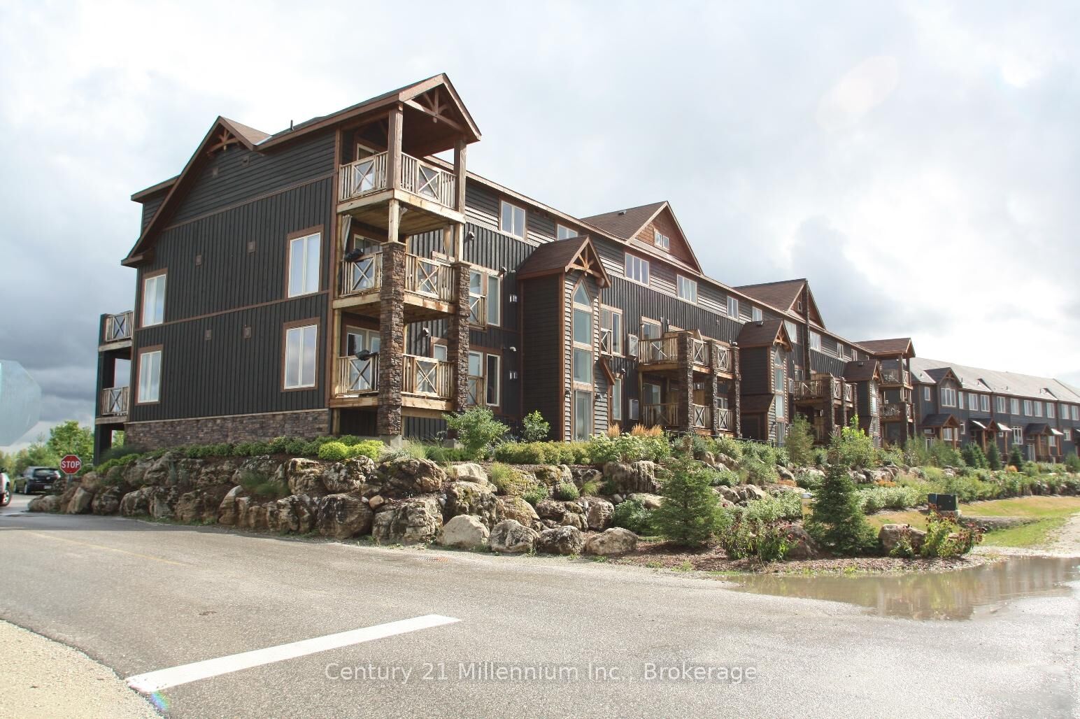 Property Photo:  10 Joseph Trail  ON L9Y 0J2 