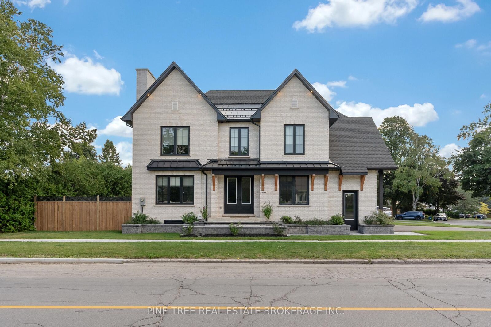 Property Photo: 271 Codrington Street ON L4M 1S7