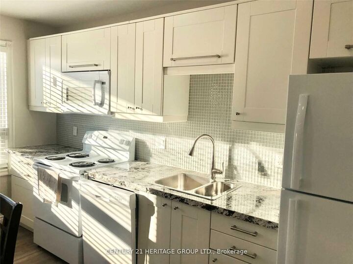 Photo de la propriété: 123 Glen Shields Avenue Main ON L4K 1S9