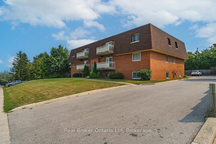 Property Photo:  925 10th Avenue E 202  ON N4K 3H8 