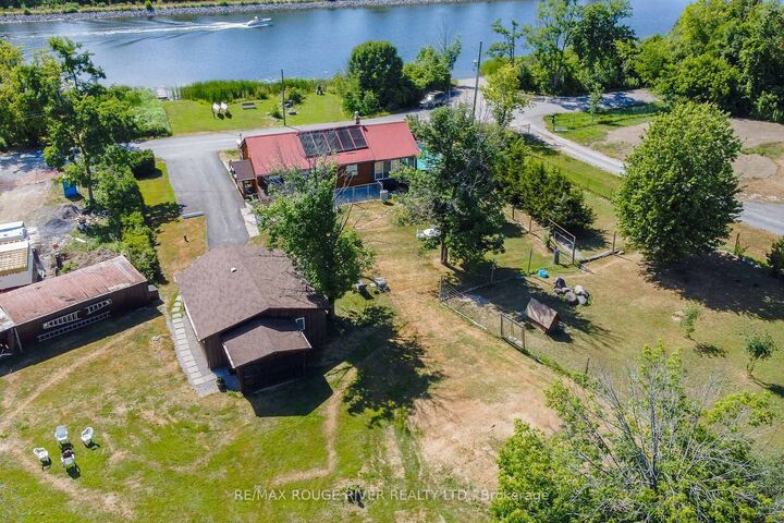 Photo de la propriété:  810 Canal Road  ON K9L 1A1 