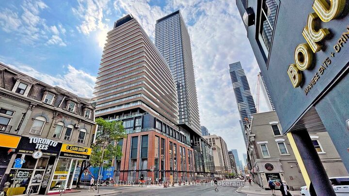 Photo de la propriété: 501 Yonge Street 3703 ON M4Y 1Y4