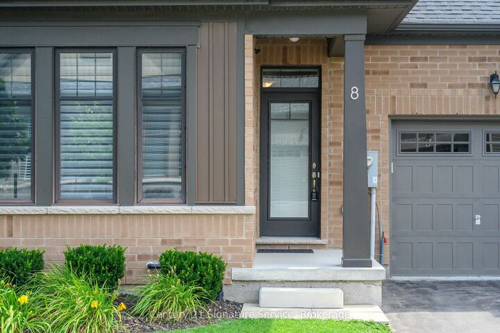 8 Cosmopolitan Common E  St. Catharines ON L2M 0B8 photo