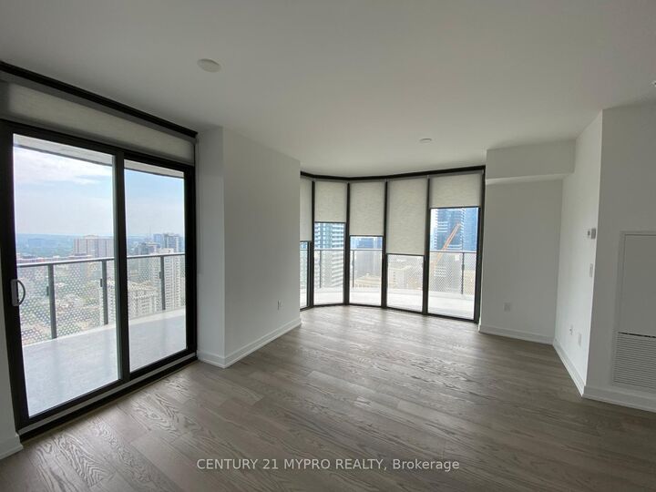 Property Photo:  11 Wellesley Street W 3102  ON M4Y 1E8 