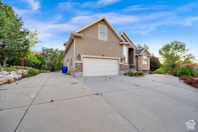 Property Photo: 704 S Deer Hollow Rd E UT 84074