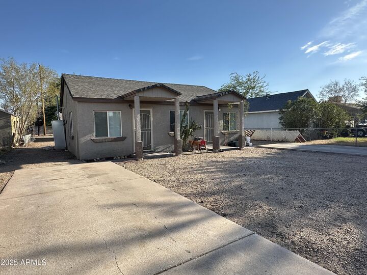 Property Photo:  2801 W Garfield Street  AZ 85009 