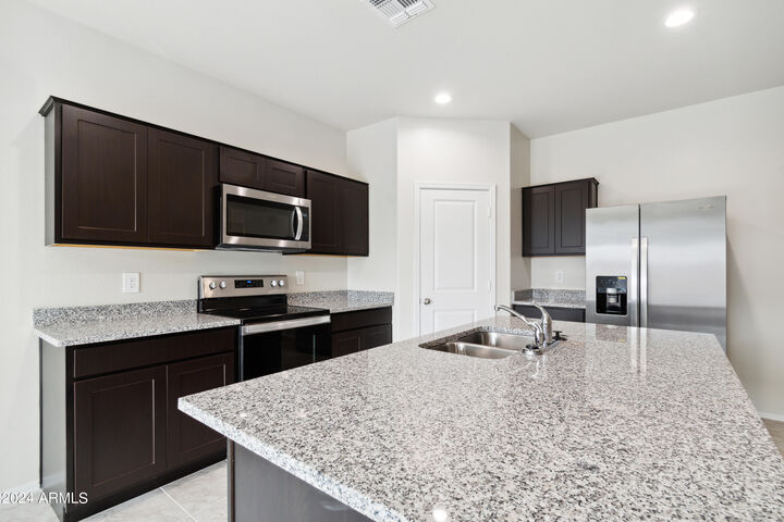 Property Photo:  5535 E Mearn Road  AZ 85140 