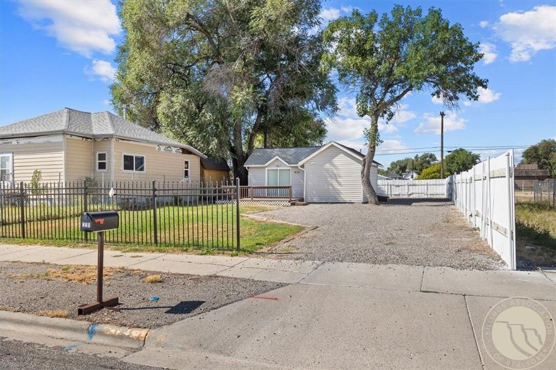 Property Photo: 210 16th St MT 59101