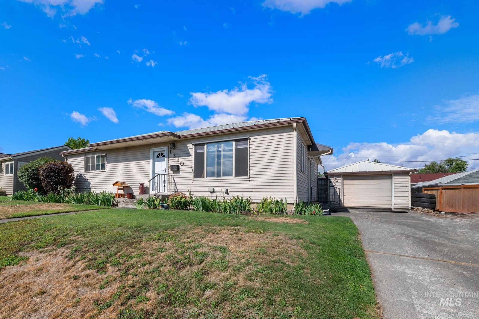 Property Photo:  1310 5th Street  WA 99403 