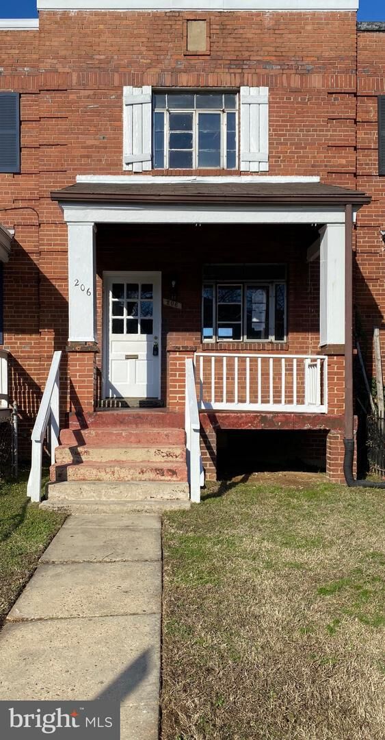 Property Photo: 206 Lynhaven Drive VA 22305