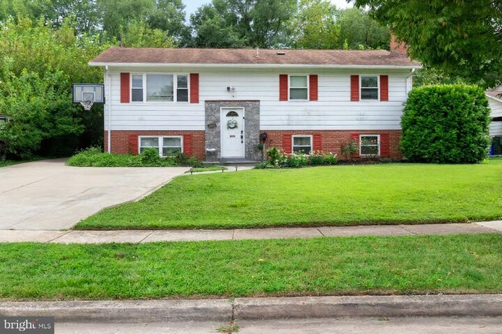 Property Photo: 5005 Stewart Court #B MD 20740