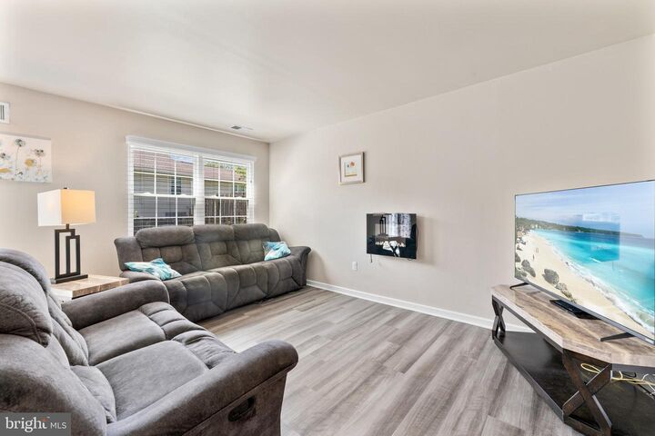 Property Photo:  4 Deerfield Court  NJ 08505 
