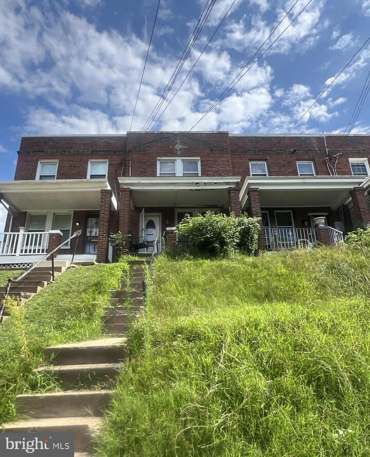 Property Photo: 2515 Fairlawn Avenue SE DC 20020