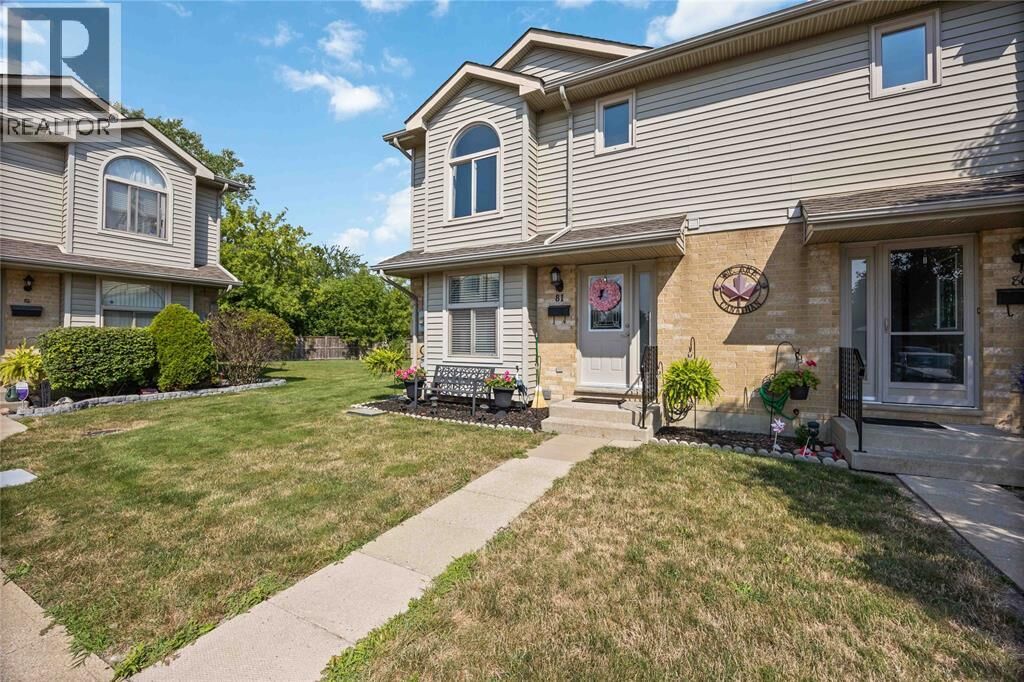 Property Photo:  27 York Crescent 81  ON N7S 6H9 