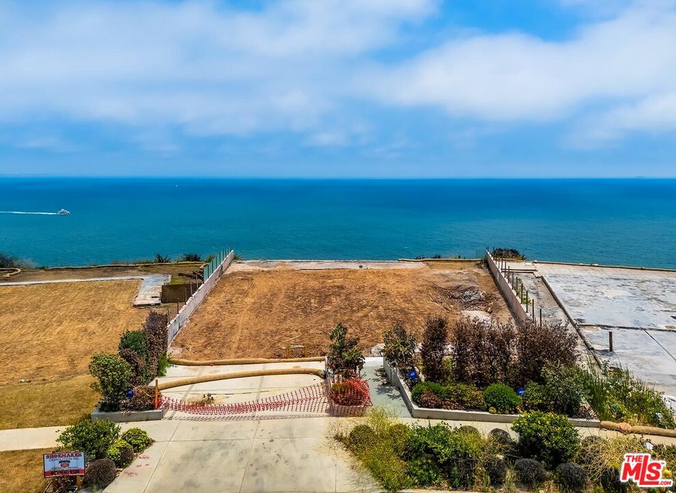 Property Photo:  18434 Coastline Dr  CA 90265 