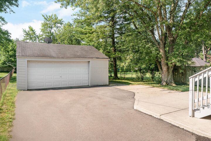 Property Photo: 163 Garden Road OH 43214