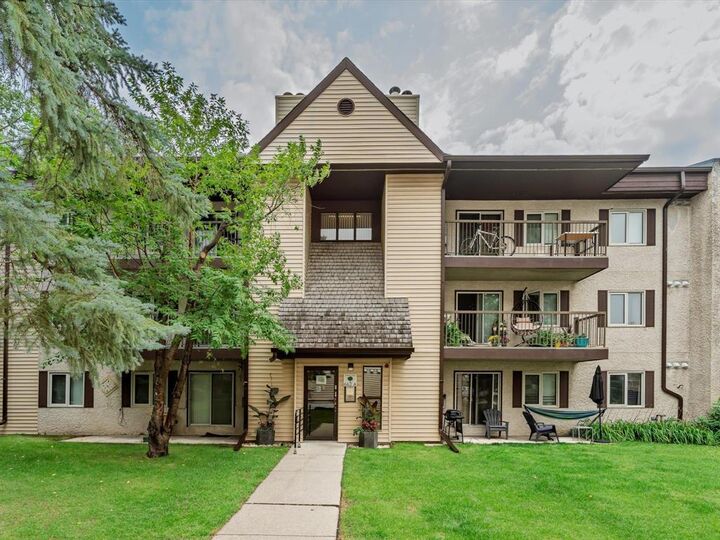 662 Kenaston Boulevard  Winnipeg MB R3N 2A1 photo