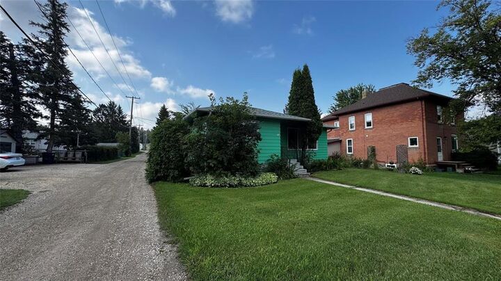 Property Photo:  160 2nd Avenue  MB R0J 1E0 