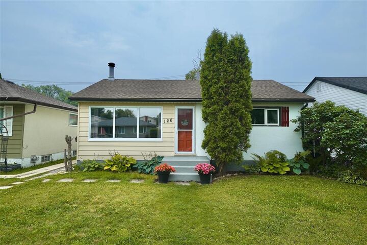 126 Harold Avenue West  Winnipeg MB R2C 2C4 photo