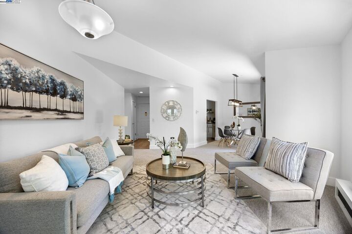 Property Photo: 39455 Albany Common V CA 94538