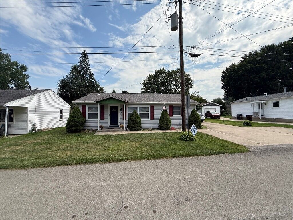 Property Photo:  213 Hickory Street  PA 16412 