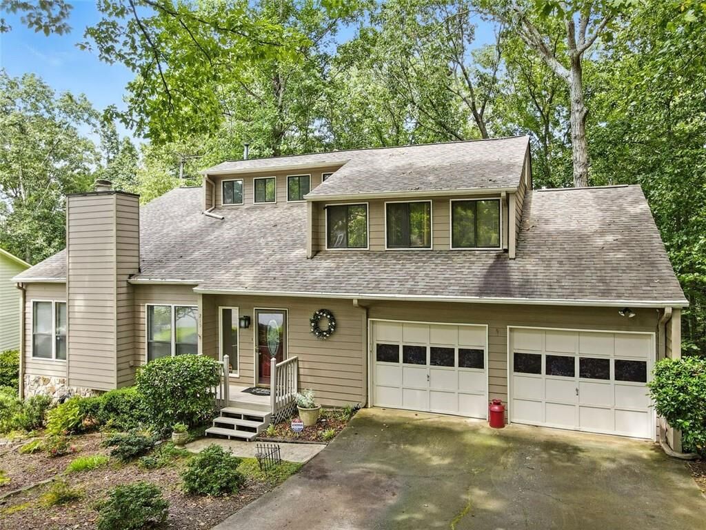 Property Photo:  215 Overlook Court  GA 30076 