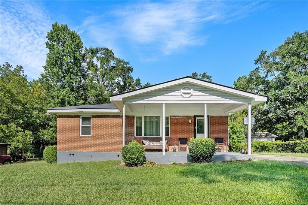 Property Photo: 6697 Gresham Street GA 30291
