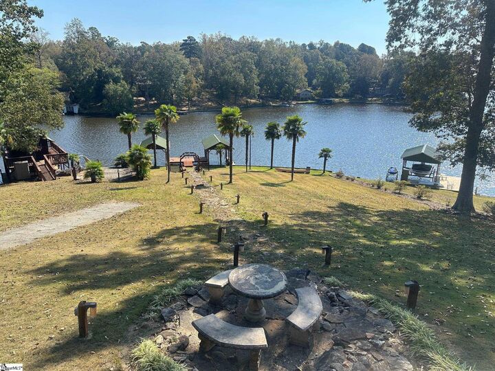 Property Photo:  801 McFalls Circle  SC 29621 