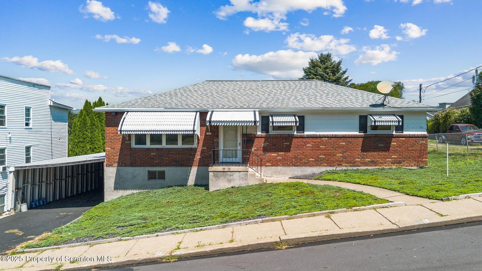Property Photo:  1314 W Locust Street  PA 18504 