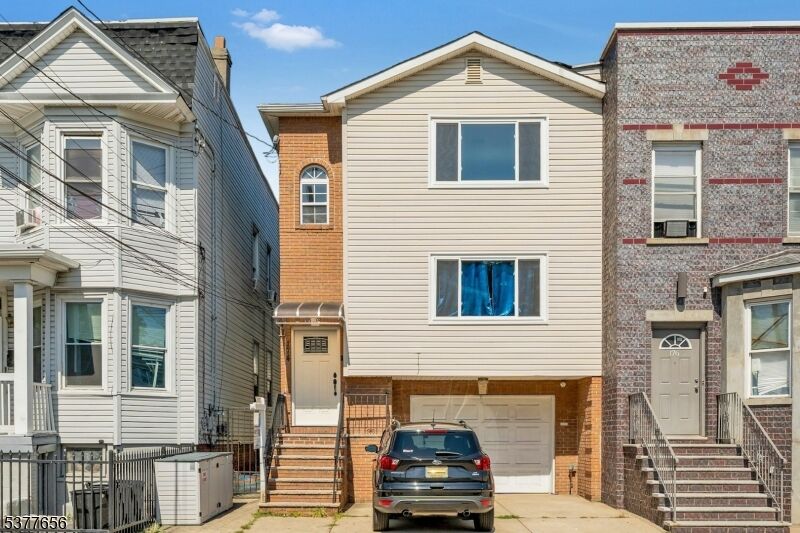 Property Photo: 174 Catherine St NJ 07201