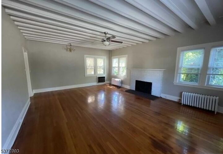 Property Photo:  123 S Maple Ave  NJ 07450 