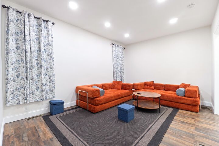 Property Photo:  92 Stuyvesant Ave 1  NJ 07306 