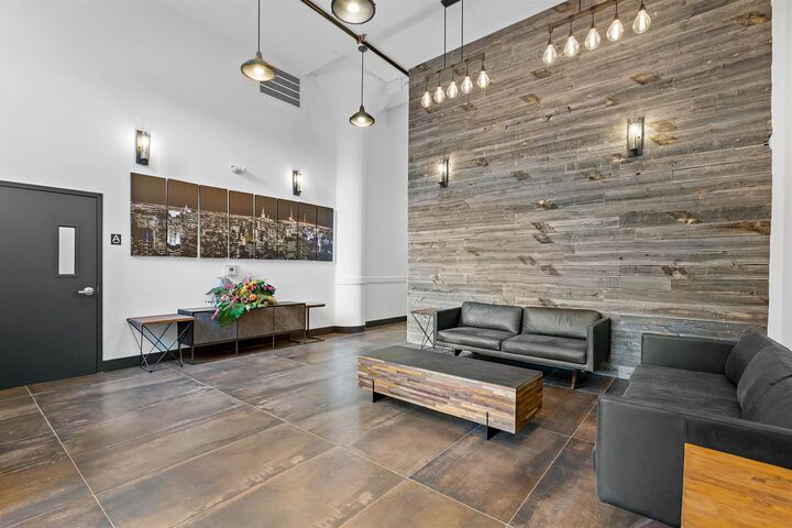 Property Photo:  170 Lafayette St 2E  NJ 07304 