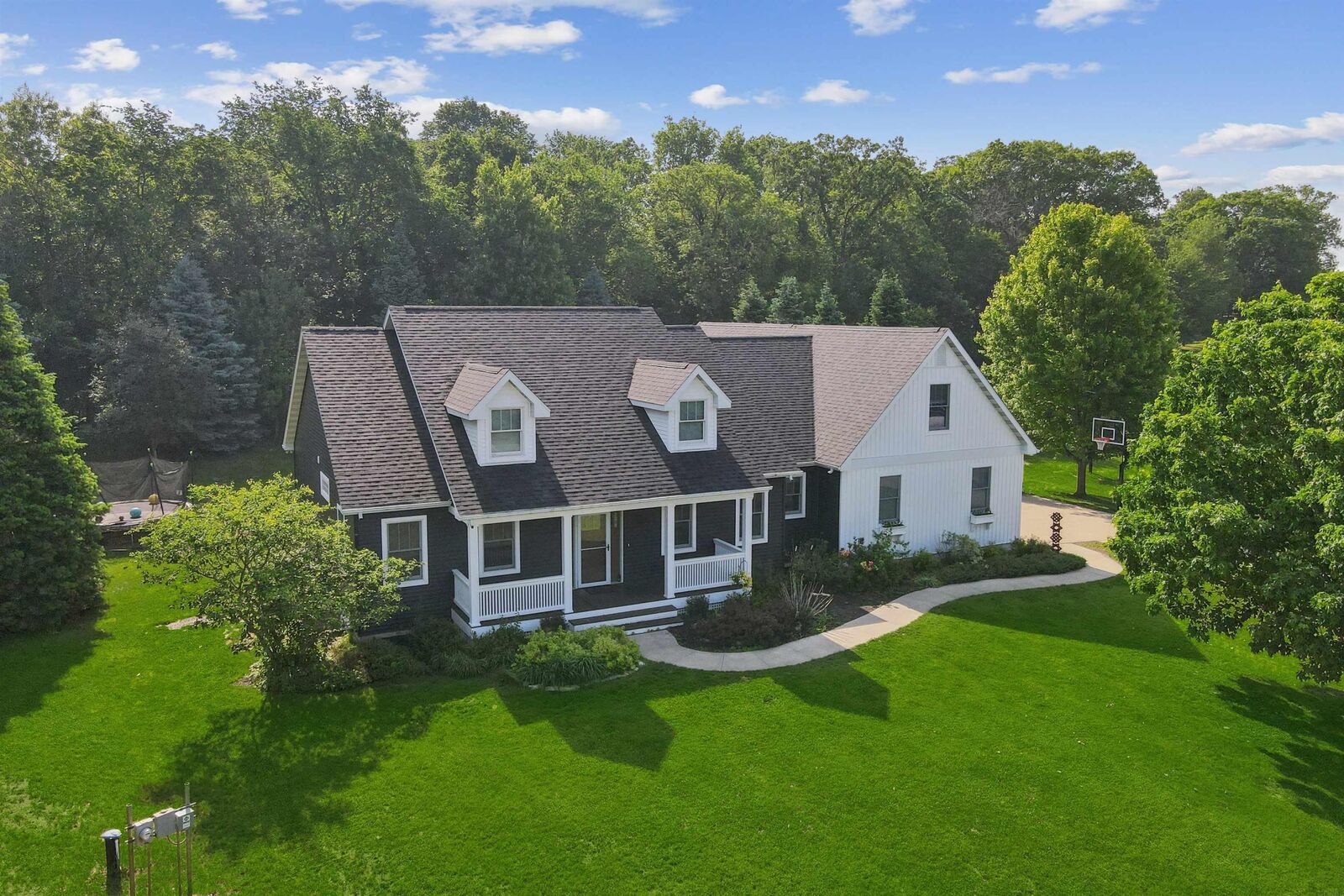 Property Photo:  207 Sandcastle Lane  IA 50677 