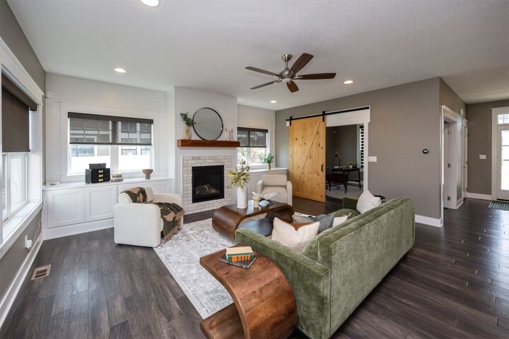 Property Photo:  1521 SW Westview Drive  IA 50023 