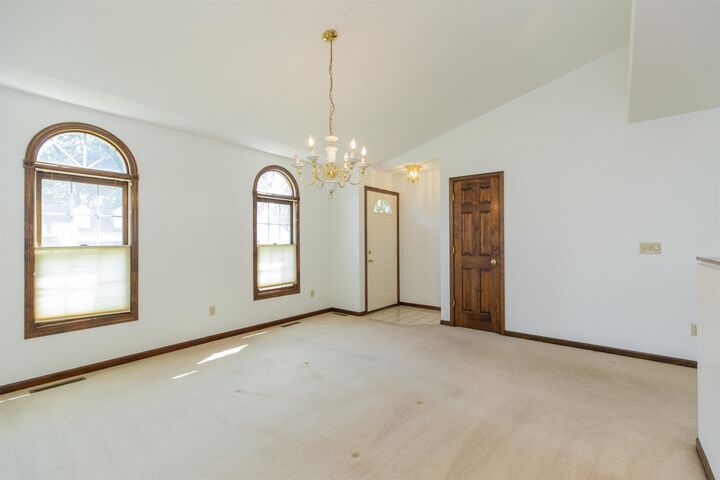 Property Photo: 4020 Stonegate Drive IN 46544