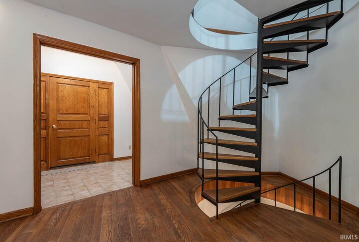 Property Photo: 1400 E Whisnand Road IN 47408