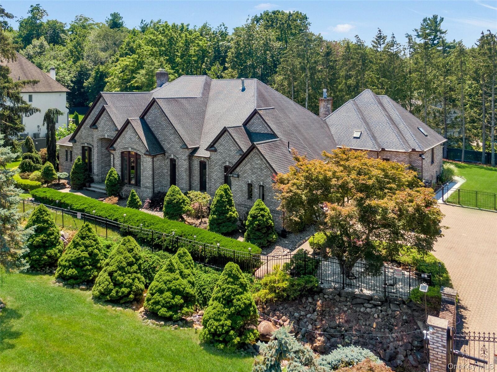 Property Photo:  26 Pine Glen Drive  NY 10913 