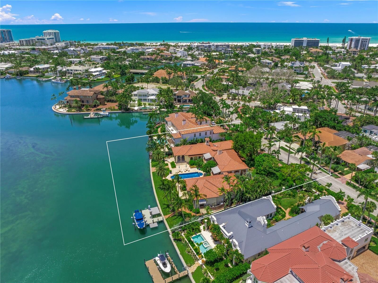 Property Photo: 139 S Washington Drive FL 34236