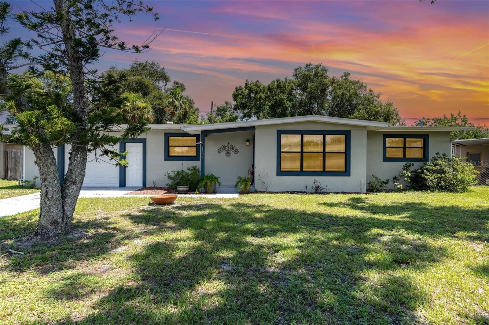 Property Photo:  1104 Greenwood Way  FL 32922 