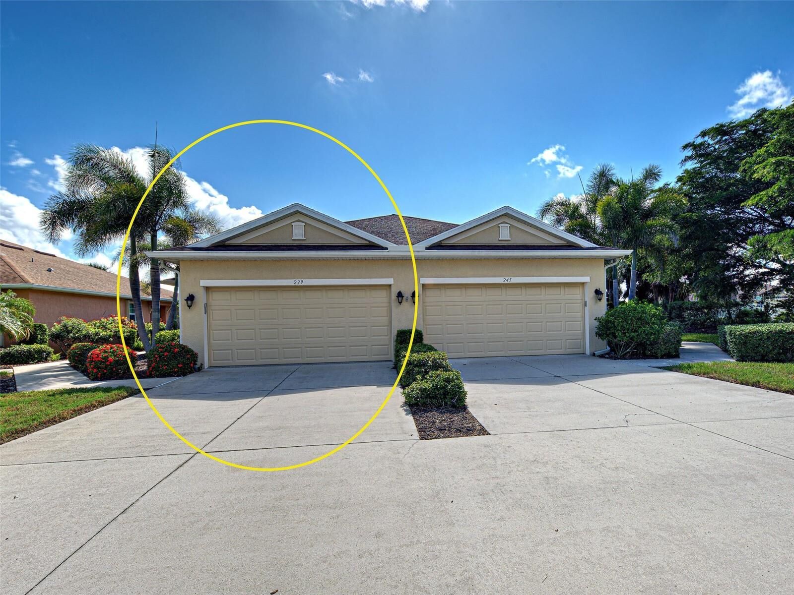 Property Photo: 239 Fontanelle Circle FL 34292