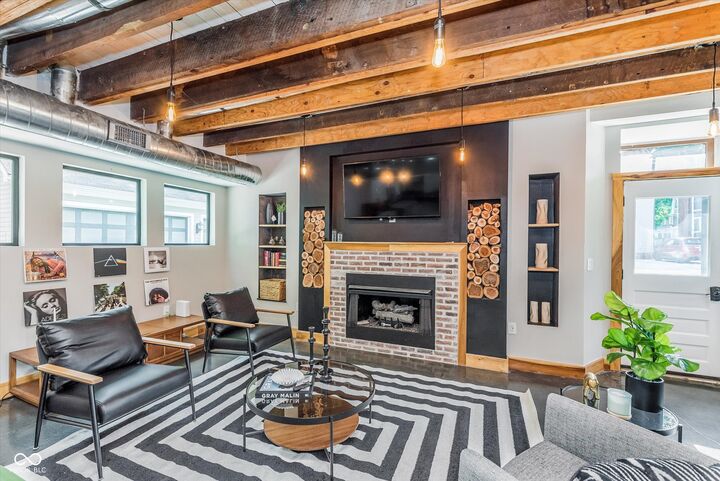 Property Photo: 517 E 14th Street IN 46202