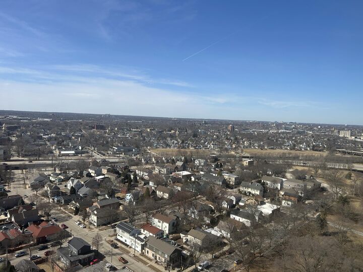 Property Photo: 2525 S Shore Dr 24B WI 53207