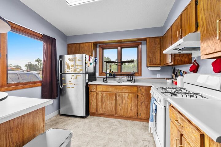 Property Photo:  80 2nd St NW  ND 58785 