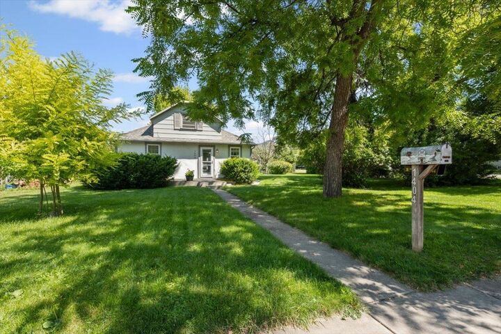 Property Photo:  1404 N 3rd Street  SD 57783 